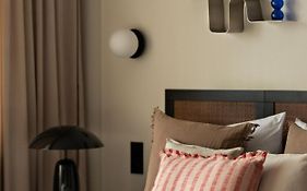 Nafenna 2-Bedroom Apartment In Old Town